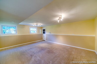 322 Hemlock Ln, Naperville, IL 60540 - photo 7