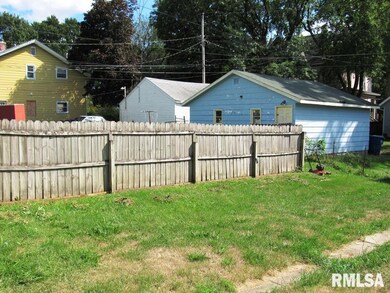 1215 E 12th St, Davenport, IA 52803 - photo 7