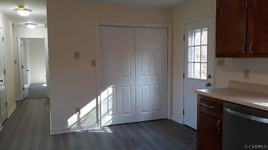 5689 W Quaker Rd, Disputanta, VA 23842 - photo 7