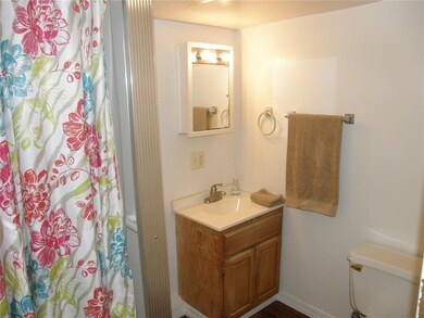 1216 18th Ave SW, Cedar Rapids, IA 52404 - photo 3