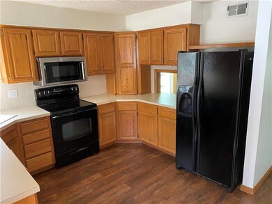 7141 Park St, Shawnee, KS 66216 - photo 4