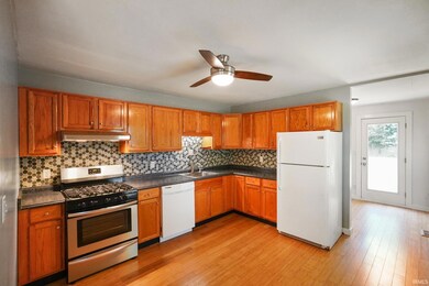 1532 Beam Rd, Columbus, IN 47201 - photo 4