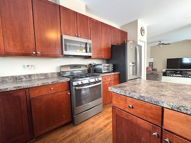 4206 Savoy Ln unit 32C722, McHenry, IL 60050 - photo 2