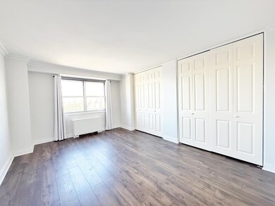 The Versailles unit 22B, West New York, NJ 07093 - photo 3