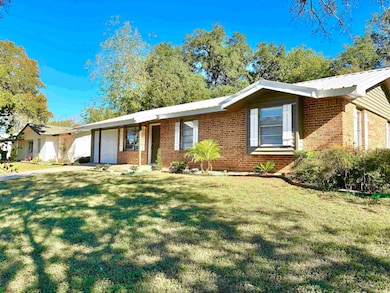 901 Avenue E, Marble Falls, TX 78654 - photo 3