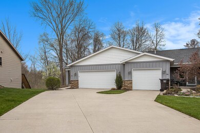 90 Brewer Park Cir, Grand Rapids, MI 49548 - photo 2