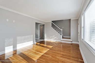 339 Plainfield Ave Edison NJ-large-006-0