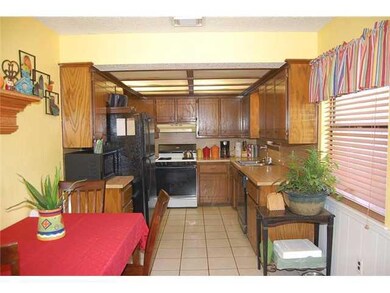 1629 SE 5th St, Moore, OK 73160 - photo 6