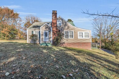 307 Signal Dr, Rossville, GA 30741 - photo 2