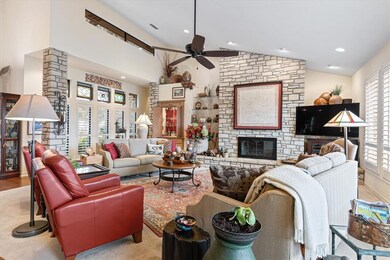 3817 Nocona Dr, Granbury, TX 76049 - photo 4