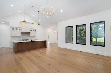 1702 E Cobblestone Dr, Ozark, MO 65721 - photo 3