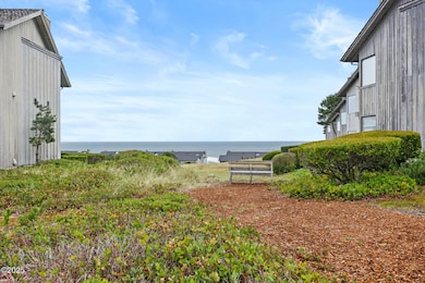 Searidge Condominiums L3, Depoe Bay OR-2