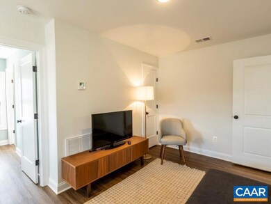 556 Lochlyn Hill Dr unit B, Charlottesville, VA 22901 - photo 6