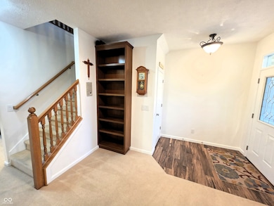 1056 Woodfield Ct, Greenwood, IN 46143 - photo 3