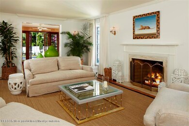223 Queens Lane living (Medium)