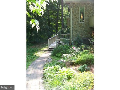 565 Valley Park Rd, Phoenixville, PA 19460 - photo 3