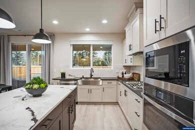 792 Magnolia Ave, Woodburn, OR 97071 - photo 5