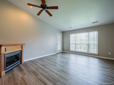 8208 Chesapeake Cir unit 95, Walled Lake, MI 48390 - photo 2