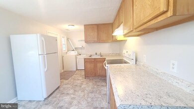 318 Martin Dr, New Castle, DE 19720 - photo 4