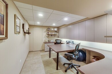 4528 S Seminole Dr, Glenview, IL 60026 - photo 5