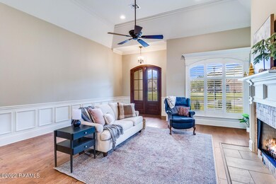 210 La Villa Circle-18