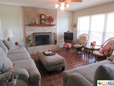 4886 Goliad Dr, Temple, TX 76502 - photo 2