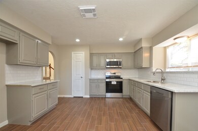 8410 Plum Lake Dr, Houston, TX 77095 - photo 3