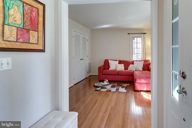 9678 Cedar Farm Cir, Fairfax, VA 22031 - photo 6