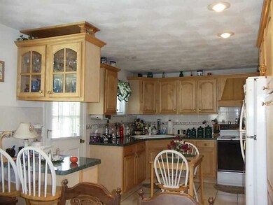 Kitchen. Great counter and cabinet space