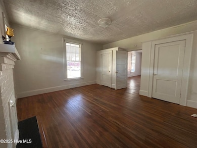 509 Champlain St, Hamlet, NC 28345 - photo 6