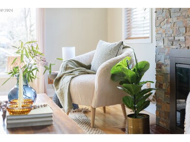 145 NE Holland St, Portland, OR 97211 - photo 5