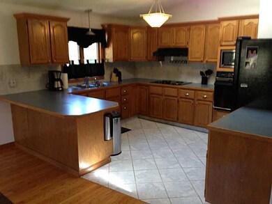 9 Deerfield Dr, Greenville, RI 02828 - photo 2