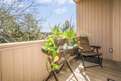 54 Shrewsbury Green Dr unit J, Shrewsbury, MA 01545 - photo 3