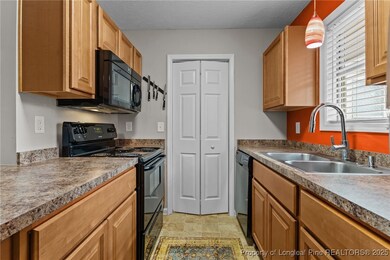 1006 Brookhollow Dr unit 4, Fayetteville, NC 28314 - photo 3
