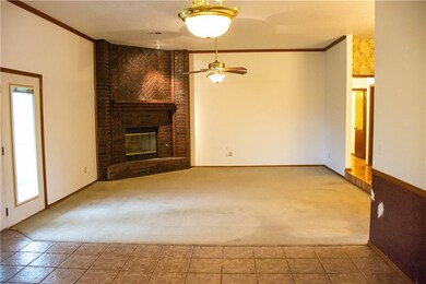 2505 E Hills Dr, Moore, OK 73160 - photo 6