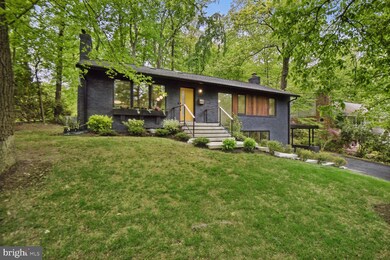 6340 Waterway Dr, Falls Church, VA 22044 - photo 2