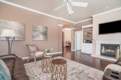 308 Pine Creek Dr, Friendswood, TX 77546 - photo 7