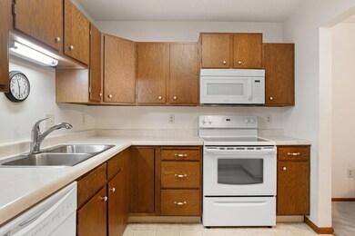 1200 18th Ave NW unit 111, Austin, MN 55912 - photo 3