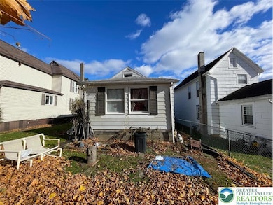 814 Charles St, Luzerne, PA 18709 - photo 3