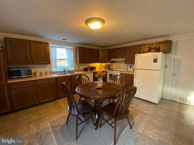 414 Store Rd unit B, Harleysville, PA 19438 - photo 5