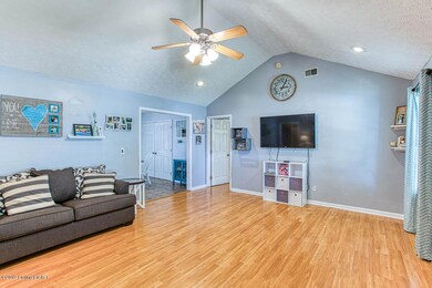 187 Swan Way-8