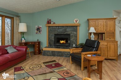 21715 Woodcliff Dr Peters-large-005-Livi