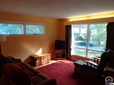 723 SW Cambridge Ave, Topeka, KS 66606 - photo 4