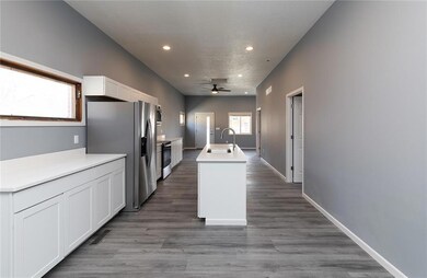 2301 E Grand Ave, Des Moines, IA 50317 - photo 5