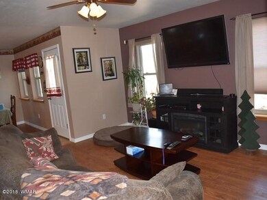 004_Living Room