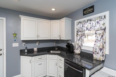 4 Frantone Ln, Albany, NY 12211 - photo 4