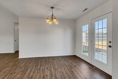 202 Cottonwood Dr, Shelbyville, TN 37160 - photo 6