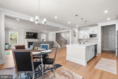 21708 Woodfield Rd, Gaithersburg, MD 20882 - photo 7