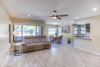 21 Living Room photo c