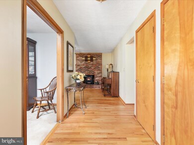 870 Cider Dr, Bunker Hill, WV 25413 - photo 4